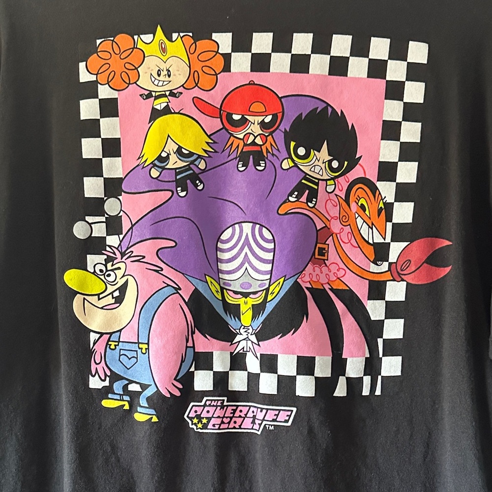 Black Powder Puff Girls Graphic T-Shirt - EUC - Picture 2 of 4